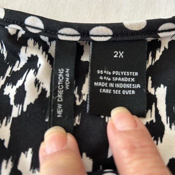 New Directions Black and White Button Up Blouse with Front Tie Sz 2X - Picture 12 of 12